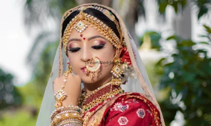 ROSE MAKEOVERS  ACADEMY